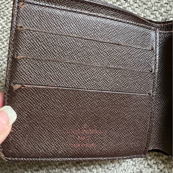 Louis Vuitton Wallet - Picture 3 of 9